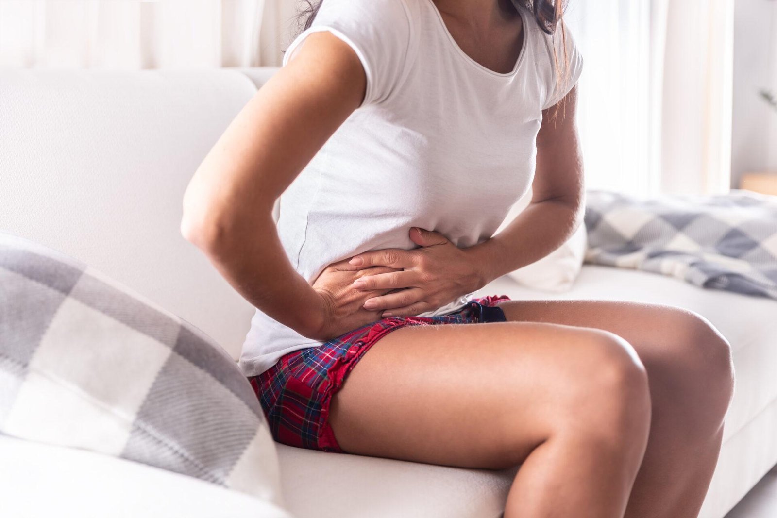 How to Calm Down and Manage Stomach Pain from Crohn’s Disease